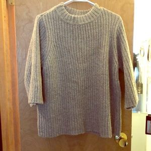 Cropped 3/4 sleeved sweater